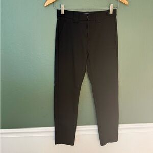 Bershka Black Slim Ankle Pants – Size 00 (US)